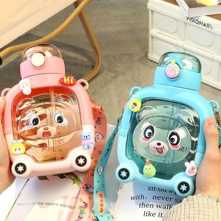 Cute Cartoon Water Bottle with Handle and Straw 1000 ml - Image 2