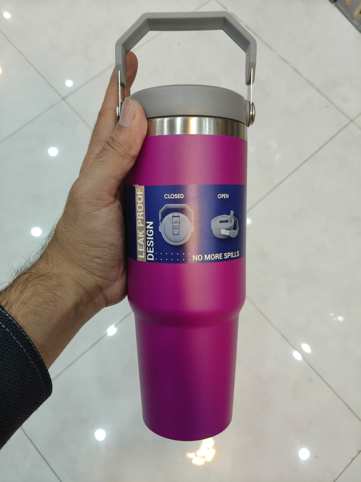 Vacuum Insulated Mug with 3-Way Lid & Handle – 890ML - Image 7