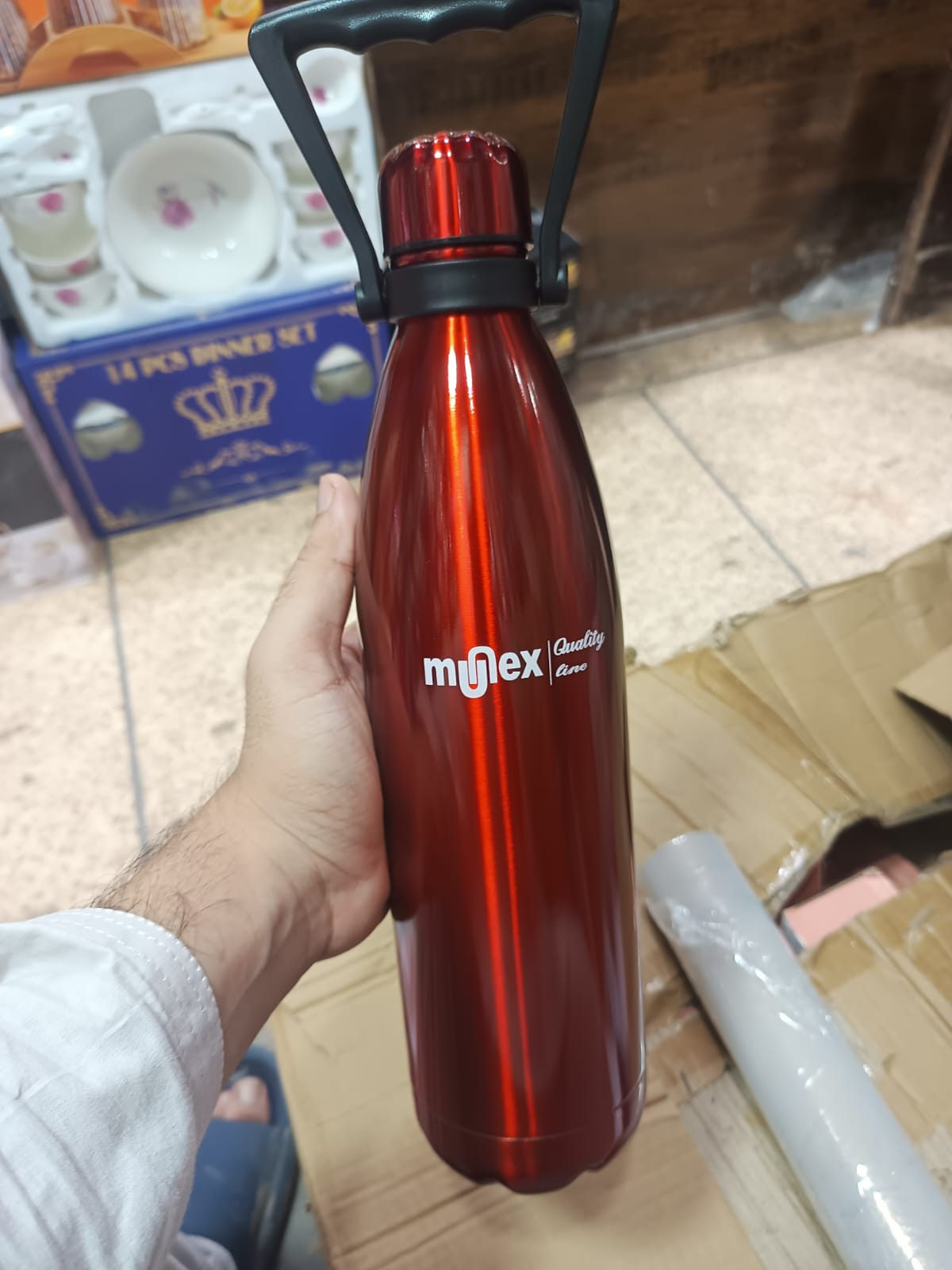 1000ML Vacuum Insulated Stainless Steel Bottle with Handle - Image 4